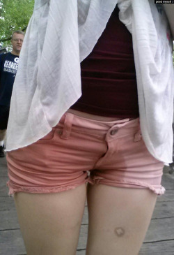 From http://jeanspee.tumblr.com/post/135721196464/justpeeingmypants-pantswettingisfun