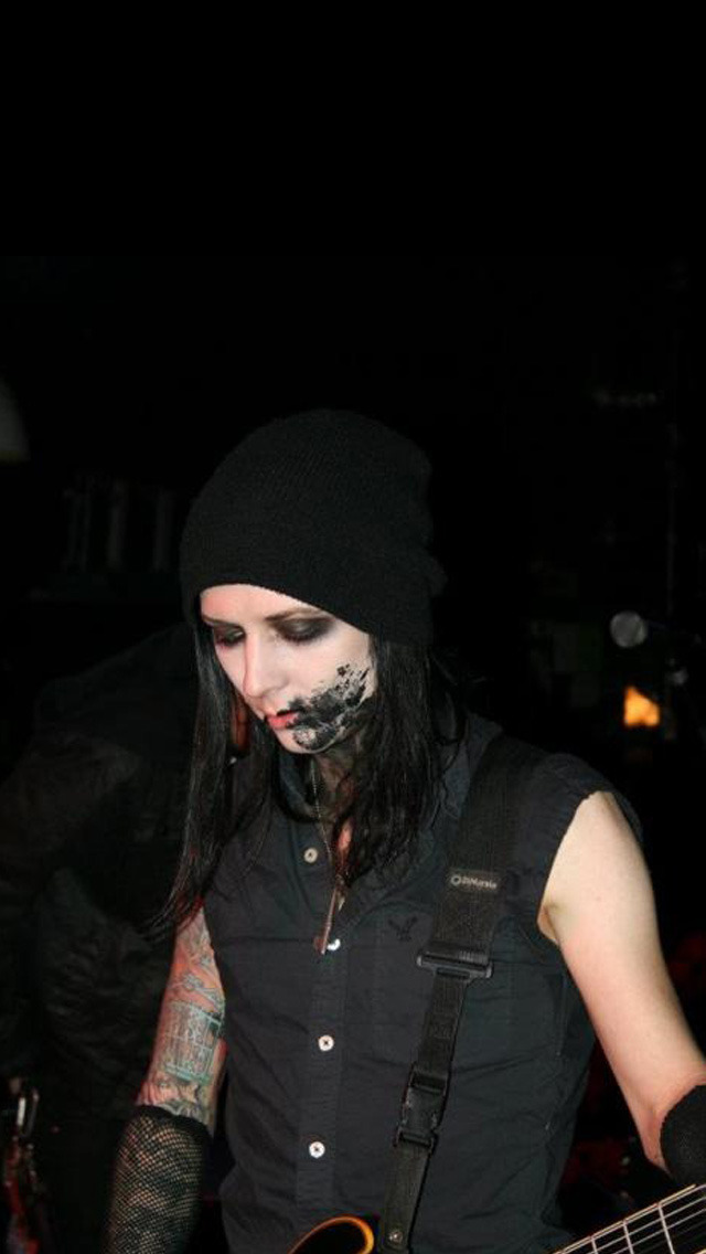 lock-screenss:  Requested Ricky Horror/Chris MotionlessLike or reblog if you’re