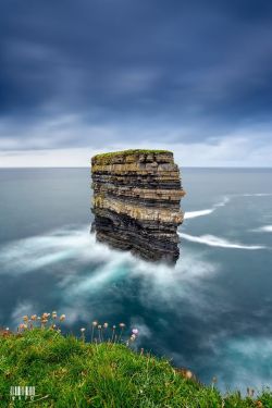 djferreira224:  Dun Briste, Downpatrick Head by Richard 