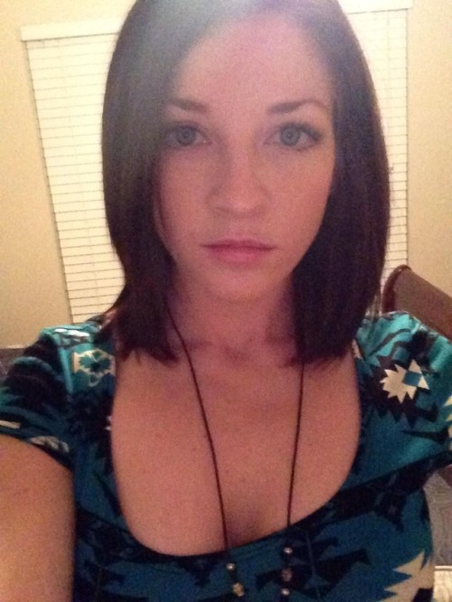 sexiestslts:freshfaces18:Wow, gorgeous slut!