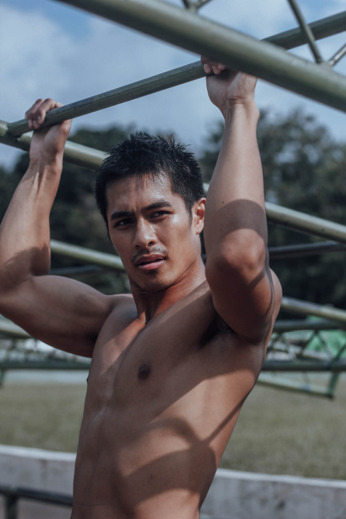 karlotorio:  Jules Aquino, UP Diliman Track and Field for Bench Body Language Lensed by Karlo Torio Assisted by Rennell Salumbre Clothes from Bench 