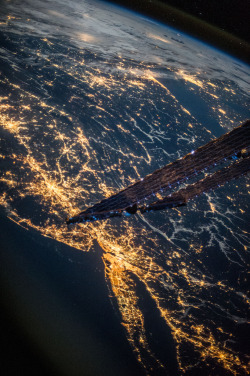 h4ilstorm:  Looking Westward from the East Coast at Night (by NASA’s Marshall Space Flight Center)