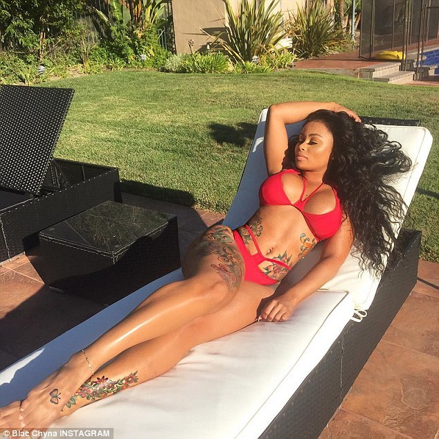 banginazzbeauties:  Blac Chyna sex ass would get it for real for real!!! 