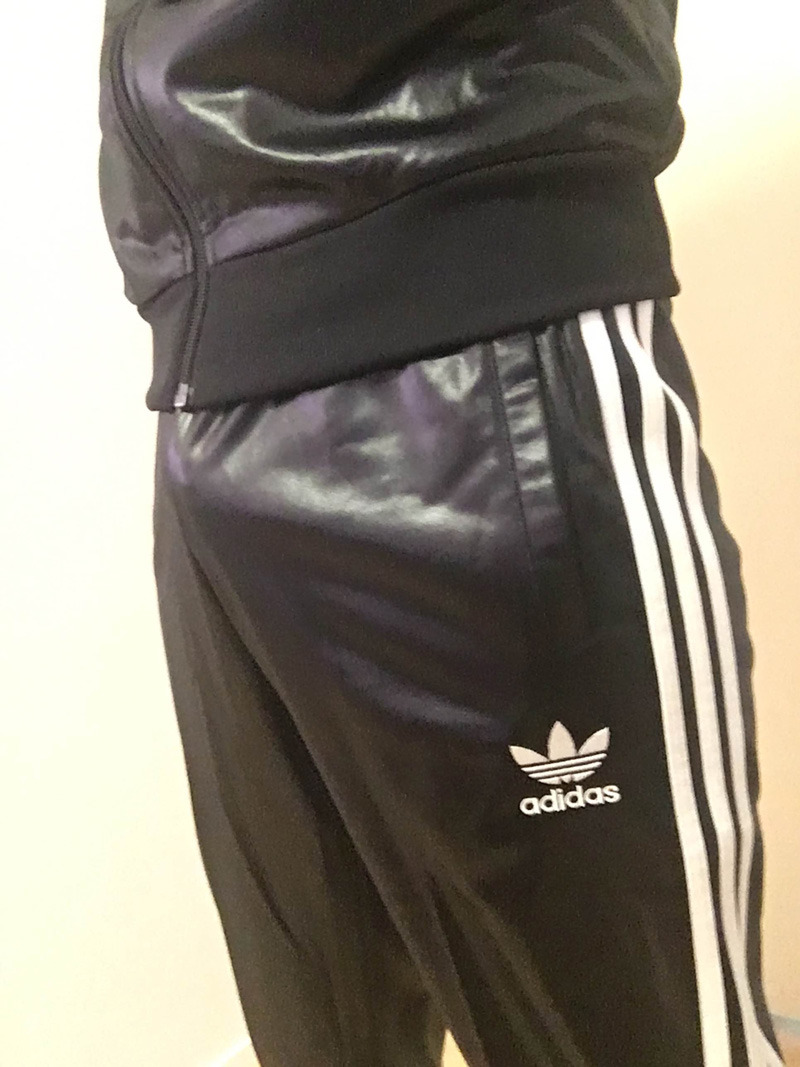 adidas-chile:  My new 2016 chile. It no longer has the Adidas Chile logo on the front