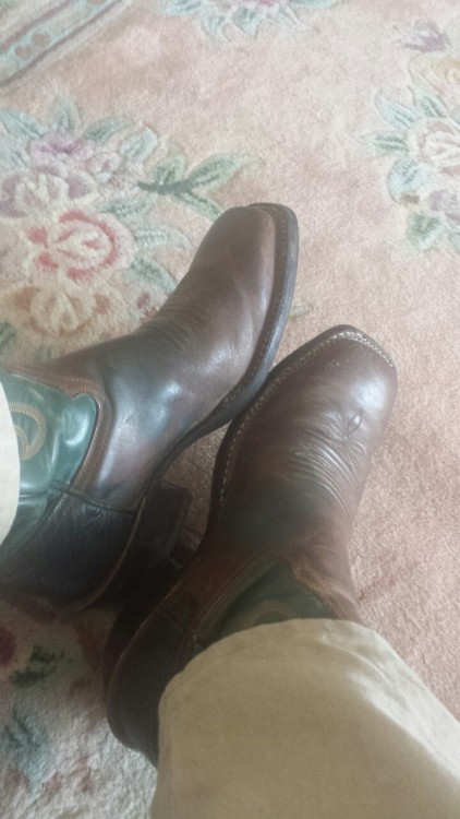 justintony:Some handmade Luskey square toe cowboyboots. Perfect fit … 