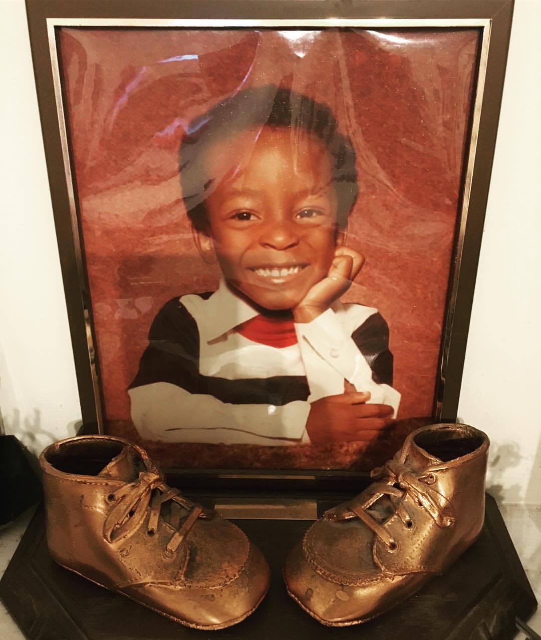 mykectown:  Pretty sure my mom’s had this ridiculous picture on the mantle since