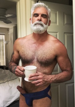 sfnakedbob:  Sometimes coffee tastes better