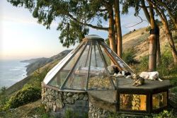 nonconcept: Green House, Big Sur, California by Mickey Muennig. Via Hashslush. Please share and give some feedback. Thank you. Riccardo 