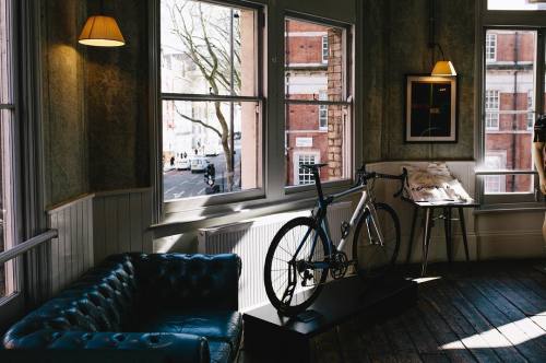 angusung:  Hardwood floors, well used Chesterfield and a brand spanking new @condorcycles Leggero in