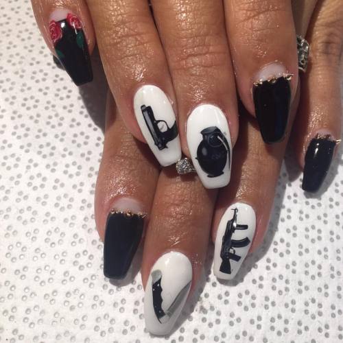 Real LOVE #handpainted by the ninja @mee_yagi #Kanae #gelnail #nailart #VanityProjects (at Vanity Pr