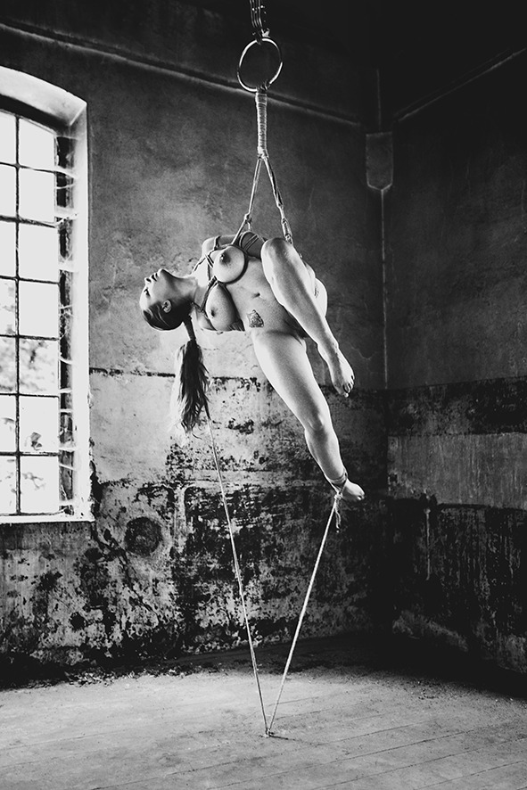 beyondmybelovedimage:  by my beloved man www.2ndfloor-bondage.com 