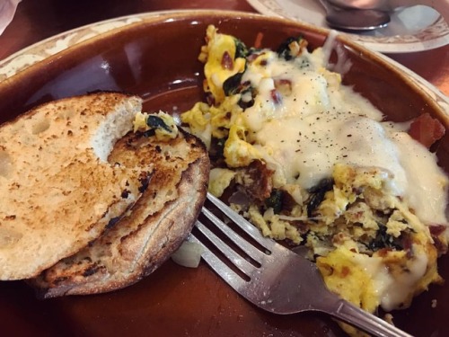 Sunshine scramble (spinach, bacon, onions, jack cheese) and English muffin #fathersday breakfast at 