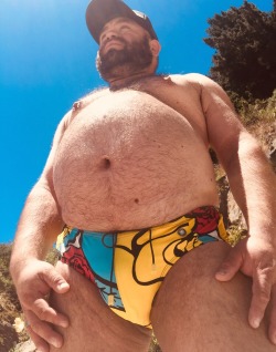 growlrbr:My boyfriend loves wear speedos