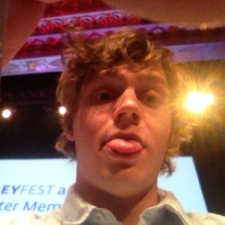 evansboxers:  leoisnotalion Kit talking a pic of himself with my phone. on instagram 