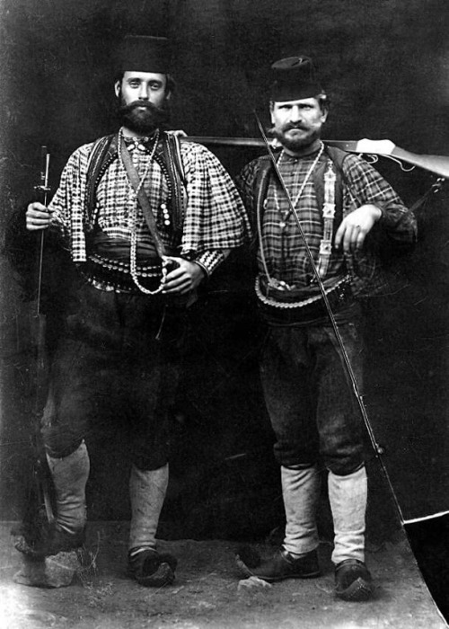 Ottoman Turkish irregulars pose for photographs, late 19th or early 20th century.