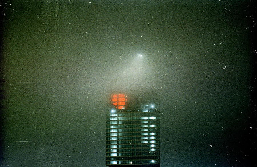  闇 