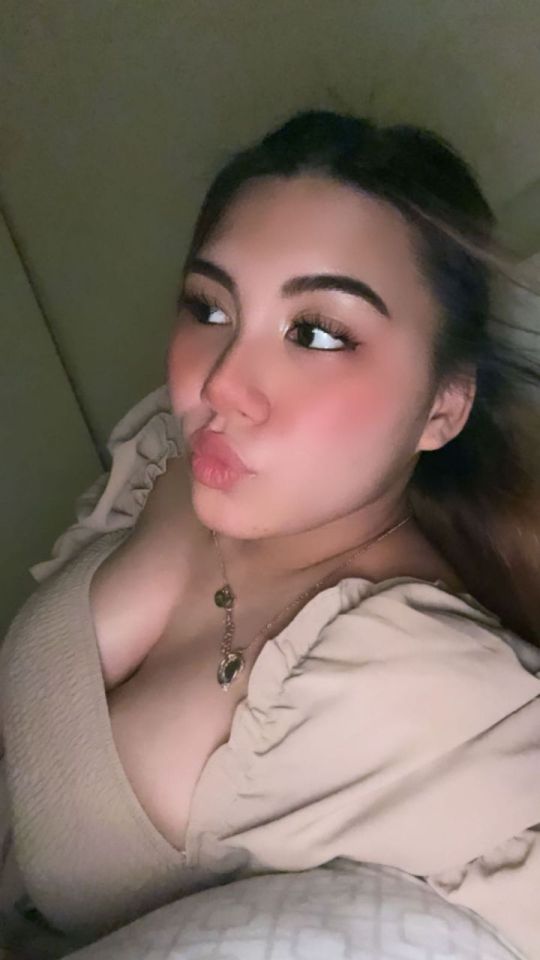 Already Has A Kid But Still Teasing Us I Would Cum In This Fucking Slut
