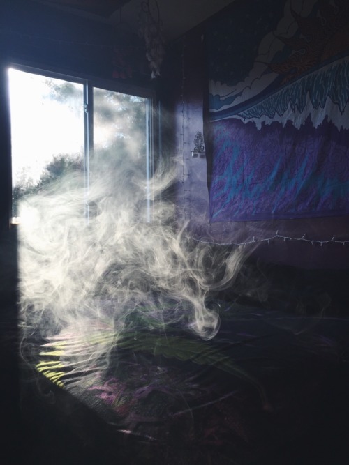 Porn highimsienna:  Smoke flowing through my room photos