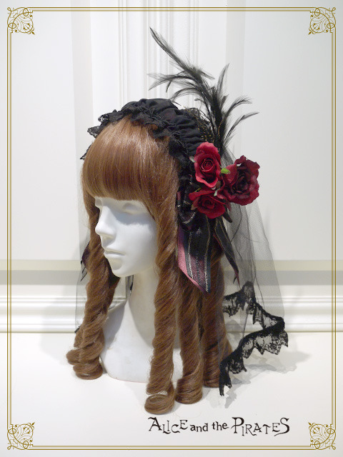 heckyeahlolitafashion:Alice and the PiratesPrincess Grizabella