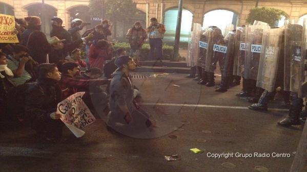 quienesesachica:  En el caos del desalojo del Zócalo, jóvenes que no alcanzaron