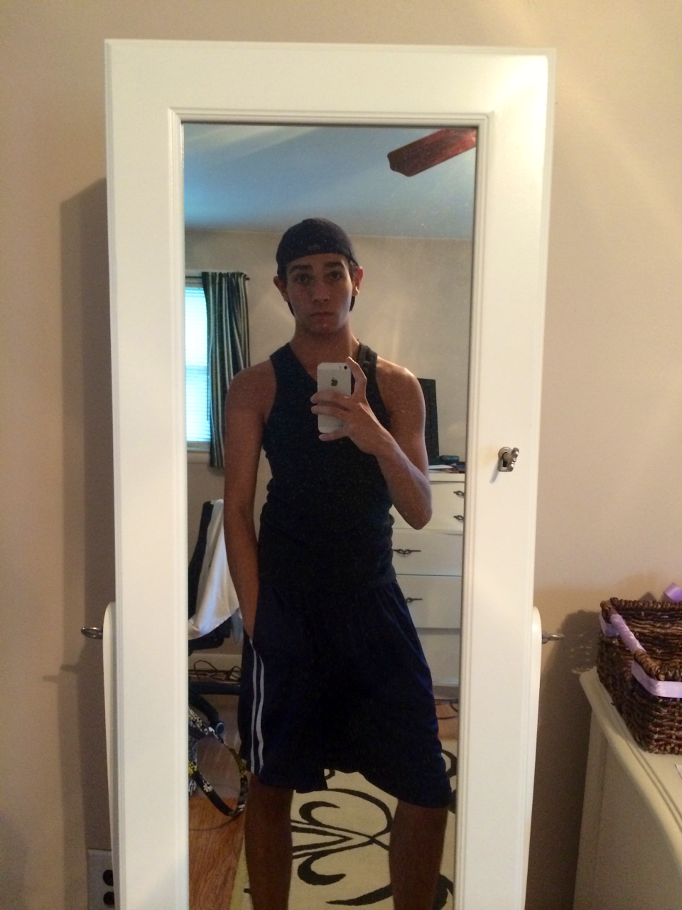 colourmechartreuse:  Unintentionally dresses like a straight boy 