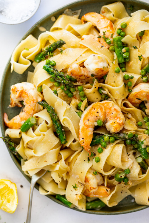 foodffs:CREAMY LEMON SHRIMP PASTA WITH SPRING VEGETABLESFollow for recipesIs this how you roll?