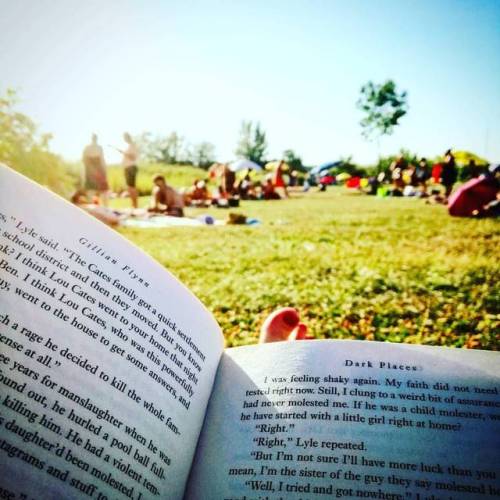 Enjoying the free day at the #stunning #neusiedlersee - #perfectday#darkplaces #gillianflynn #book