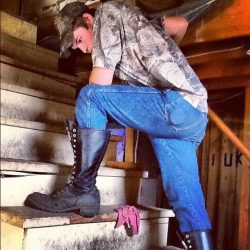 MEN IN BOOTS, BOOT LICKING, TRAMPLING >>>Â lickmybootsfaggot.tumblr.com