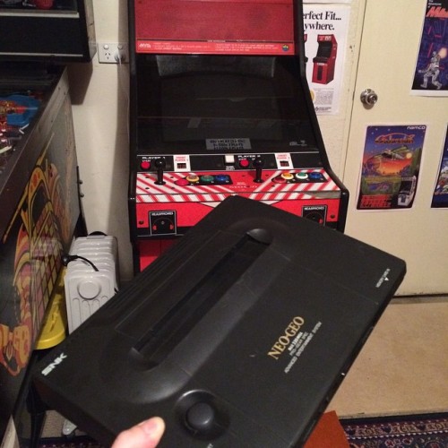 – sibling rivalry: big brother vs little brother ;-) #NeoGeo #Arcade #NeoGeoAES #gaming #retro
