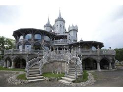 steampunktendencies:“Impressive-Looking Gothic Castle in Connecticut Can Be Yours for ฽ Million Gothic castles aren’t commonplace in America, so this impressive real-life Hogwarts in Woodstock, Connecticut, definitely stands out. ‘Chrismark Castle’