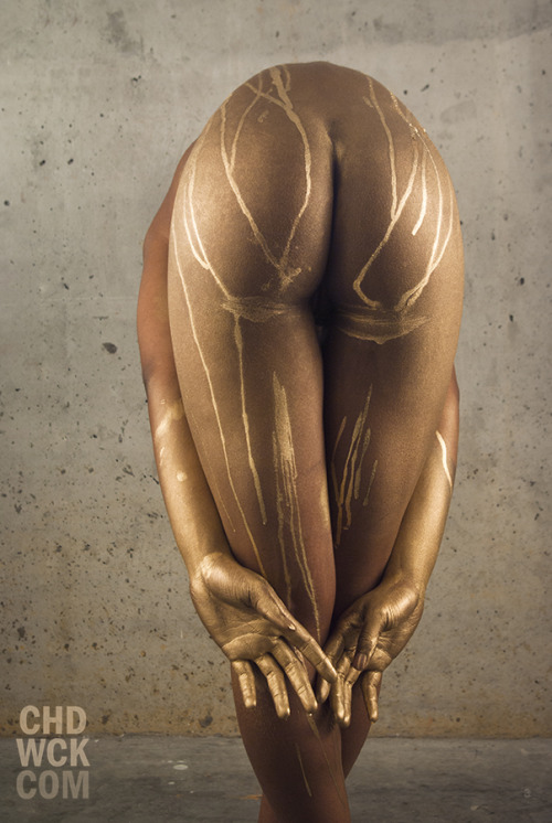 kenyetta-j-samuel:  Gold Paint Series With The Talented Chadwick! Love Him He Is Awesome.  #SupportBreastCancerAwarness