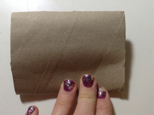 How to make a pillow box out of a loo roll for teeny Christmas presents! &hellip;may have looked bet