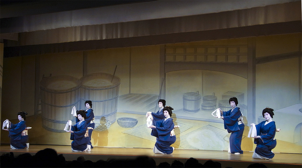 geisha-kai:  Kyo Odori by ONIHIDE on Flickr  “Scene 5:A Celebration of Flowery