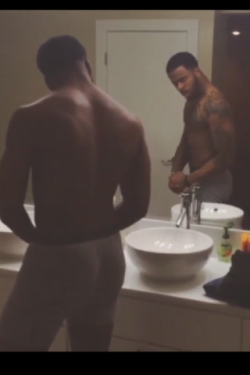 lamarworld:  Rapper Sage The Gemini sagging