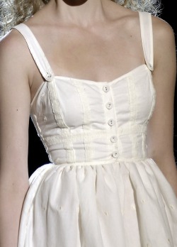 velvetrunway:  angelicbutts:  130186:  Betsey Johnson S/S 2007  Love love love these dresses.  Posted by runway-disease 
