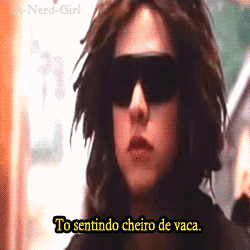 Quando a garota que eu odeio passa por mim: