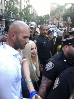 gagamedia:  June 24: Lady Gaga at pride parade