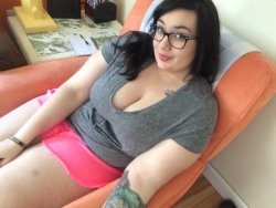 bbwhotspot:Click here to screw a local BBW. Registrations open for a limited time!  Sexy