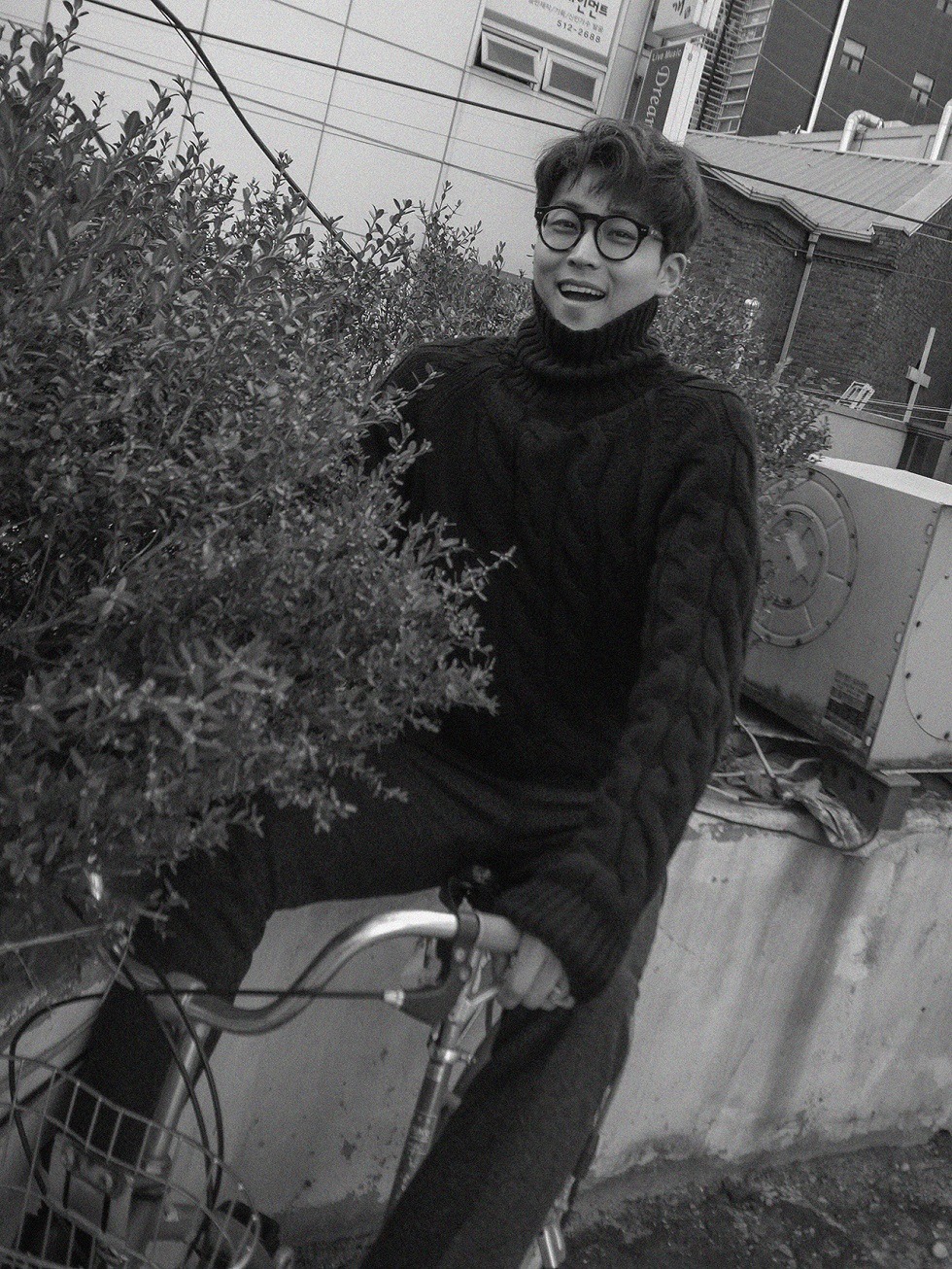 koreanmodel:    KOREANMODEL street-style project featuring Ryu Hyung Ryul shot by