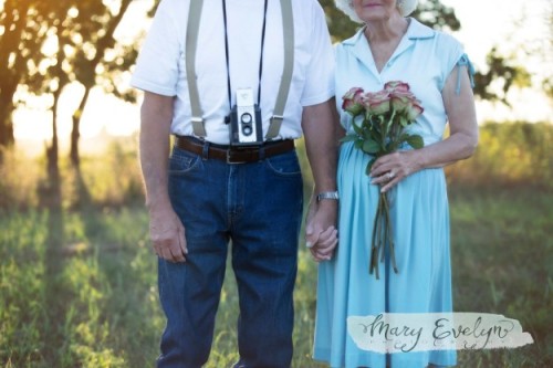 THIS COUPLE THAT’S BEEN MARRIED FOR 57 YEARS DID A PHOTOSHOOT INSPIRED BY THE NOTEBOOK AND I’M SO OV