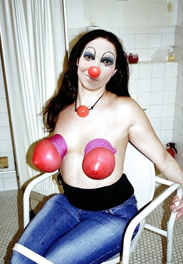 pleasanthills:  pleasanthills:  I found the stupidest looking clown whores I could