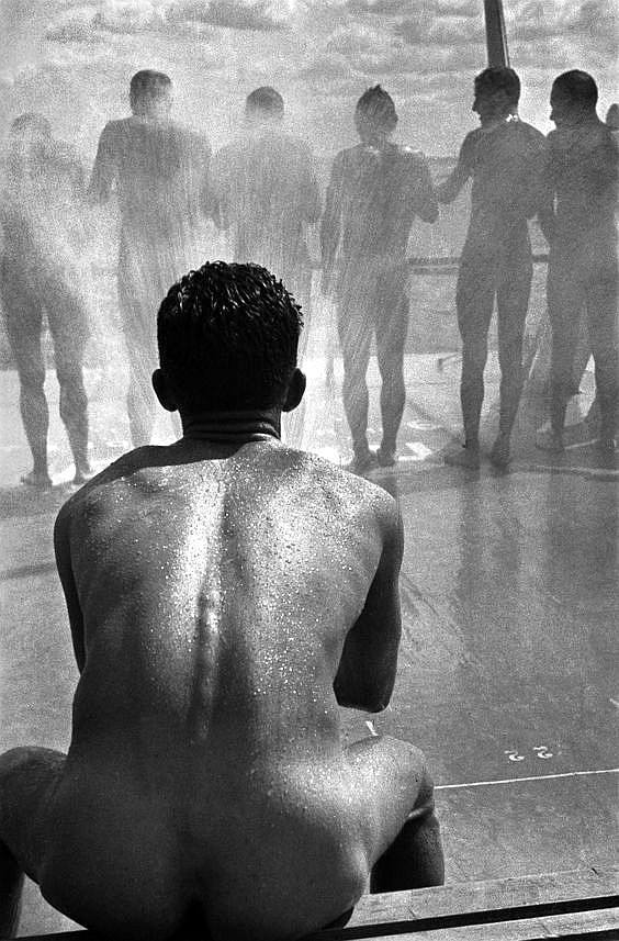 enchantemoimerlin:  Boris Ignatovich (1899-1976), photographer  Shower  