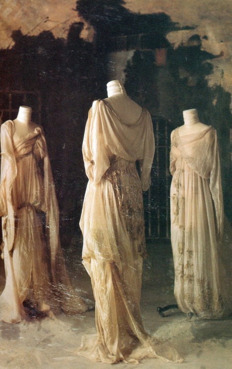 fleurdechair:apolloniajames: The Brides “Francis [Ford Coppola] wanted a decaying, deteriorati