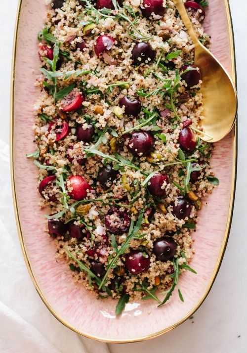Cherry, Pistachio + Mint Quinoa Salad (via The Simple Veganista)… Juicy cherries, nutty pista