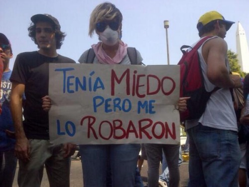 storytellerluna: assangistan: alittlesilly: This is what is hapenning in Venezuela. People get tired