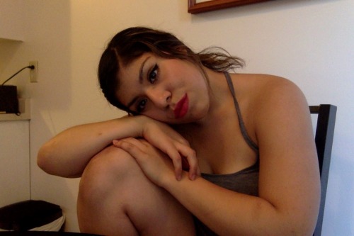 highnympho:  Procrastinating (y) 