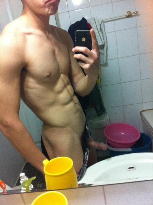 http://gaykoreandude.tumblr.com/post/104527096788