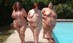 bbwerg:  ssbbwman:  I take the one on the right   Might as well take all three