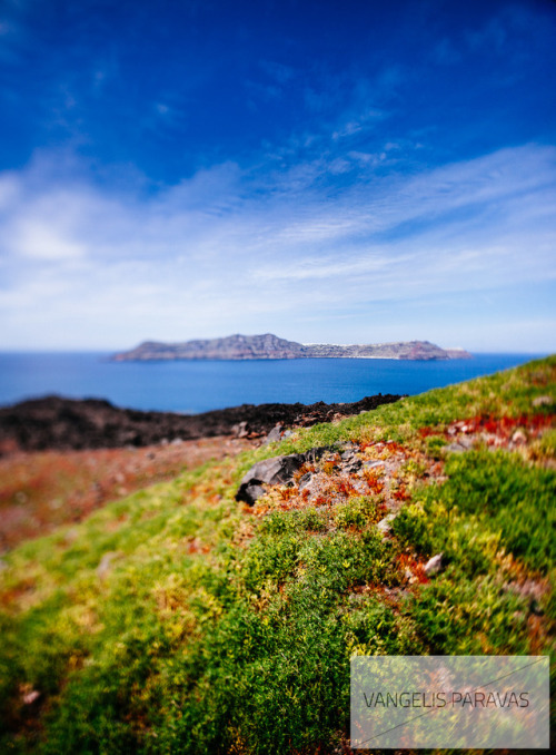 par2n2: Do volcanoes bloom? A remarkable view welcomes spring visitors in the Aegean Archipelago. Th