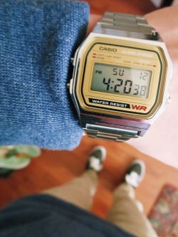 SOMEONE BUY ME THIS GODDAMN WATCH I NEED IT